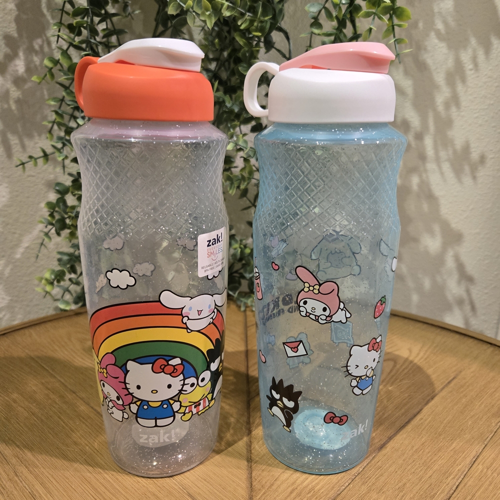🌈NEW! Set of 2 Hello Kitty and Friends Glittery Clear Water Bottles (30oz.)